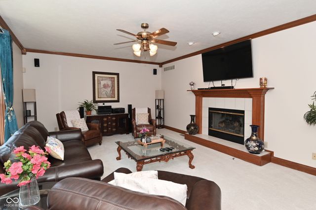 2307 Willow Lakes East Boulevard, Greenwood, IN 46143