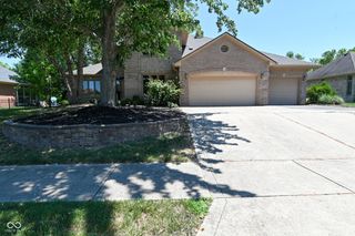 2307 Willow Lakes East Boulevard, Greenwood, IN 46143