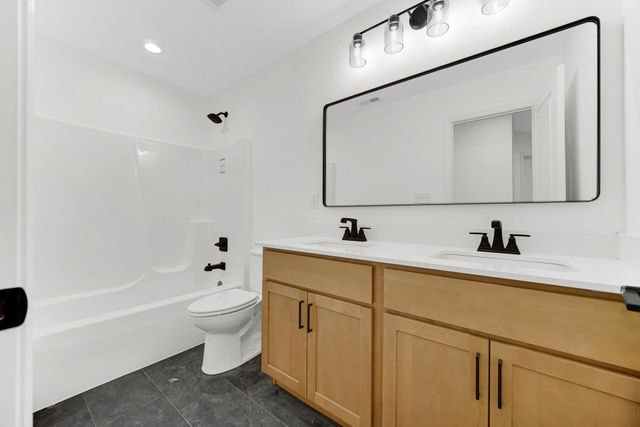 700 Druim Trail, Crown Point, IN 46307
