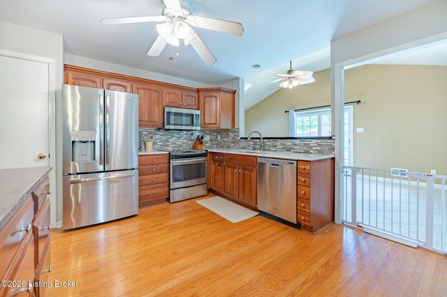 4105 Pomeroy Ct, Louisville, KY 40218