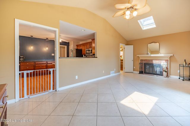 4105 Pomeroy Ct, Louisville, KY 40218