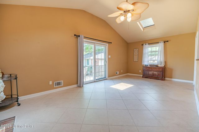 4105 Pomeroy Ct, Louisville, KY 40218