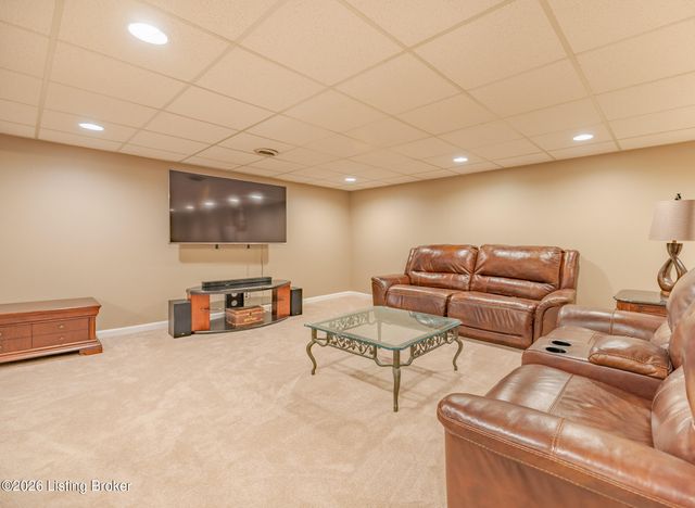 4105 Pomeroy Ct, Louisville, KY 40218