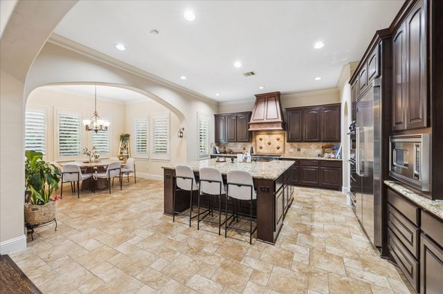22 N Player Manor Circle, The Woodlands, TX 77382