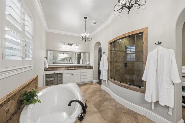 22 N Player Manor Circle, The Woodlands, TX 77382