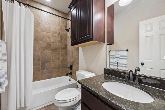 22 N Player Manor Circle, The Woodlands, TX 77382