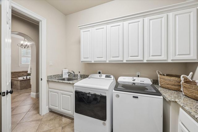 22 N Player Manor Circle, The Woodlands, TX 77382