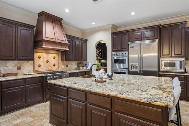 22 N Player Manor Circle, The Woodlands, TX 77382