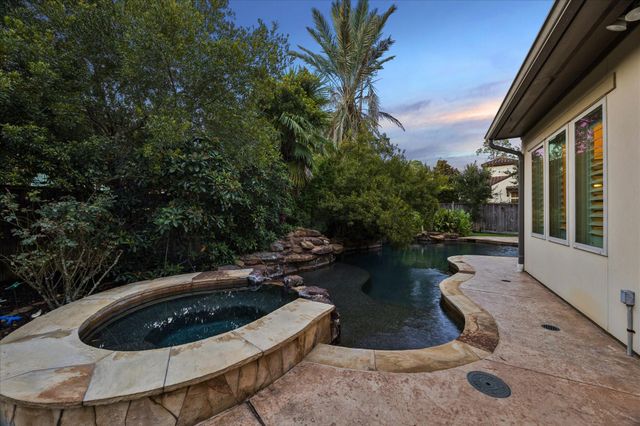 22 N Player Manor Circle, The Woodlands, TX 77382