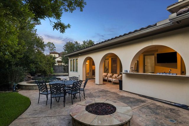 22 N Player Manor Circle, The Woodlands, TX 77382