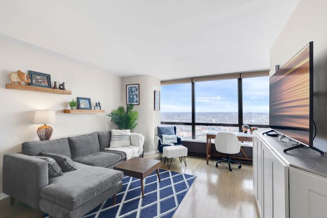 5415 N Sheridan Road 4010, Chicago, IL 60640