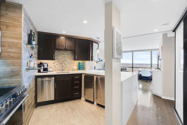 5415 N Sheridan Road 4010, Chicago, IL 60640