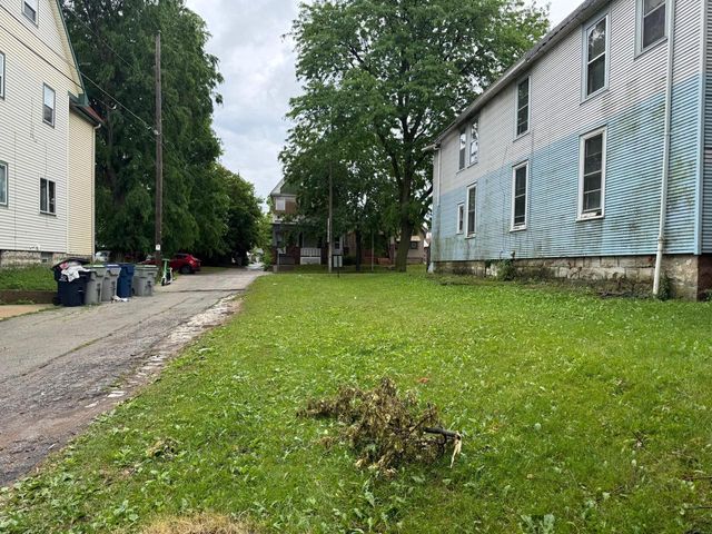 323 N 31ST STREET, Milwaukee, WI 53208