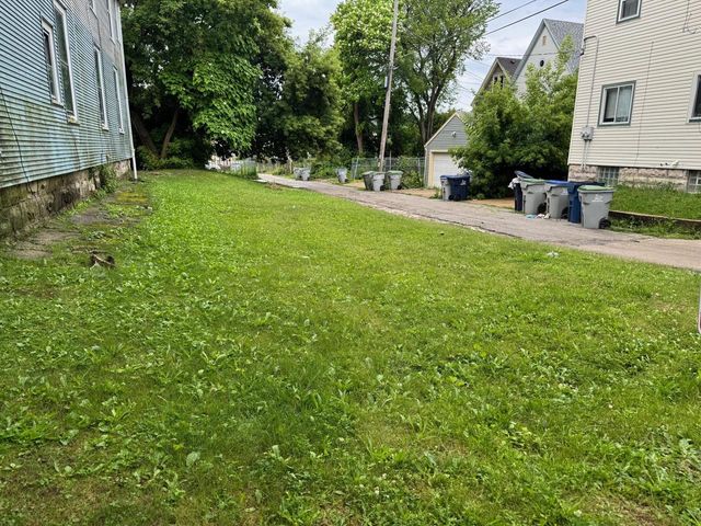 323 N 31ST STREET, Milwaukee, WI 53208