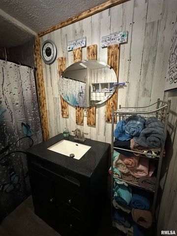 717 S 18TH Street, Herrin, IL 62948