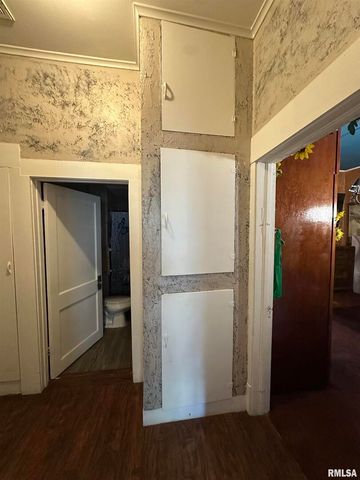 717 S 18TH Street, Herrin, IL 62948