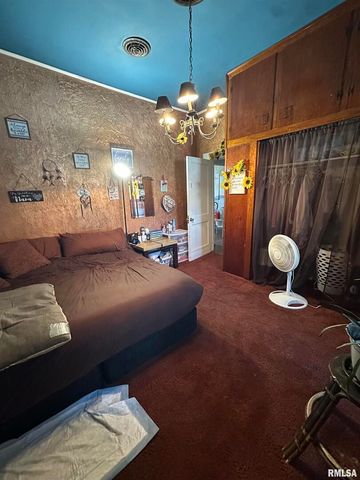 717 S 18TH Street, Herrin, IL 62948