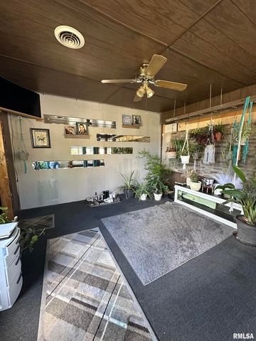 717 S 18TH Street, Herrin, IL 62948