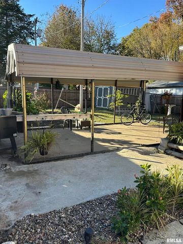 717 S 18TH Street, Herrin, IL 62948