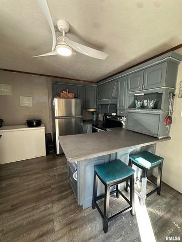 717 S 18TH Street, Herrin, IL 62948