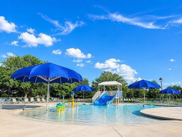 3227 Waters Way Drive, Sugar Land, TX 77478
