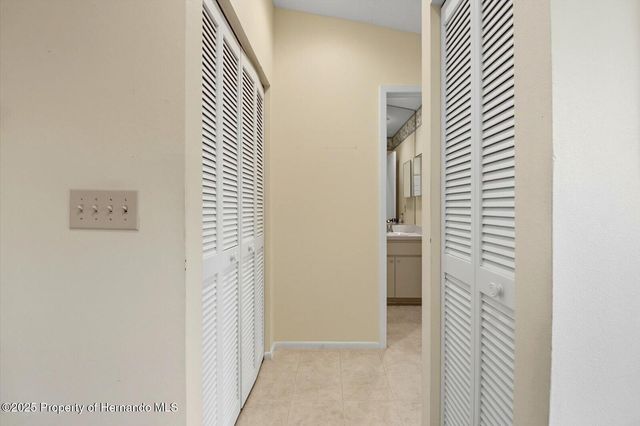 9470 Nakoma Way, Weeki Wachee, FL 34613