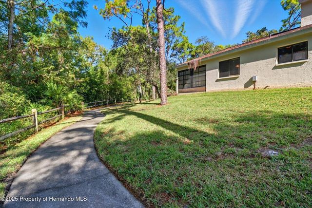 9470 Nakoma Way, Weeki Wachee, FL 34613