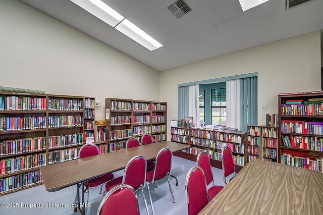 9470 Nakoma Way, Weeki Wachee, FL 34613