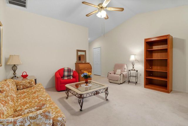 9470 Nakoma Way, Weeki Wachee, FL 34613