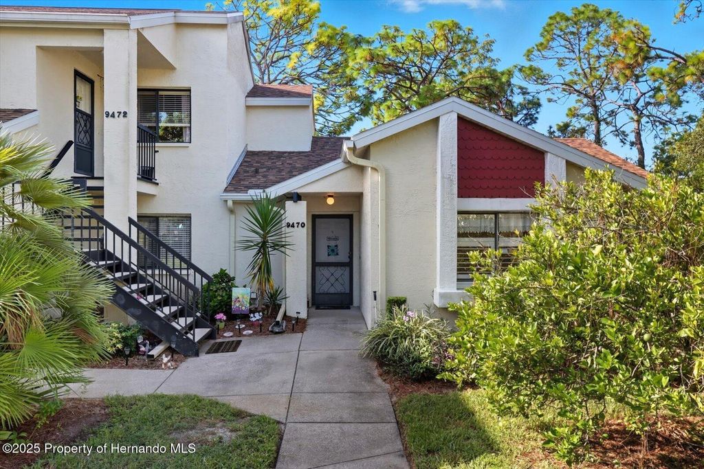 9470 Nakoma Way, Weeki Wachee, FL 34613