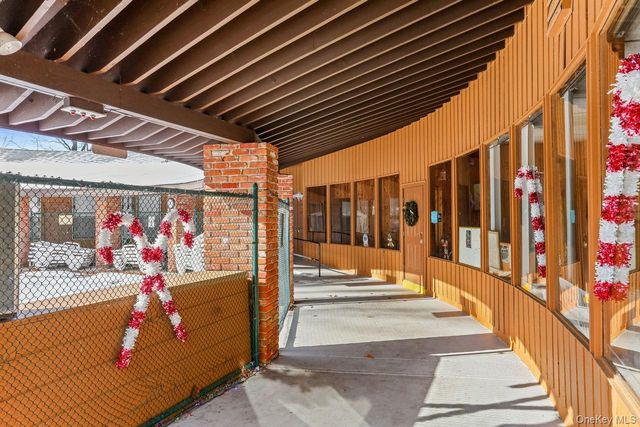 58 Coachlight Square, Montrose, NY 10548