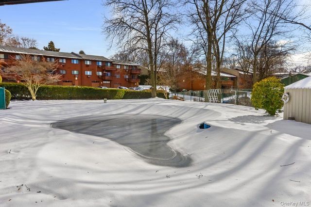 58 Coachlight Square, Montrose, NY 10548