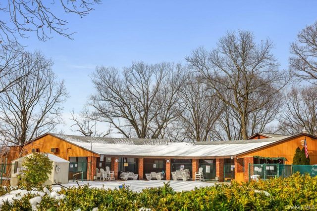 58 Coachlight Square, Montrose, NY 10548