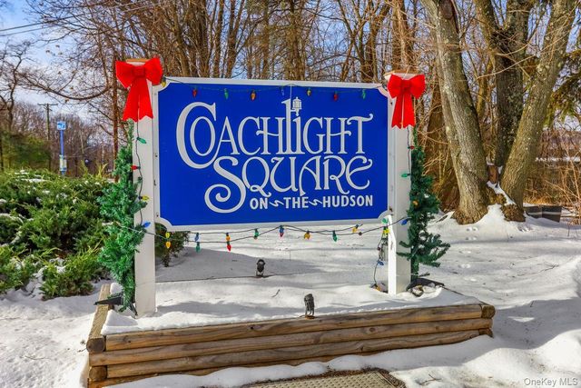 58 Coachlight Square, Montrose, NY 10548