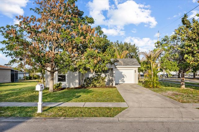 945 SE Forrest Park Drive, Stuart, FL 34994