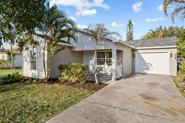 945 SE Forrest Park Drive, Stuart, FL 34994