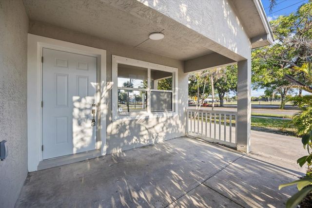 945 SE Forrest Park Drive, Stuart, FL 34994