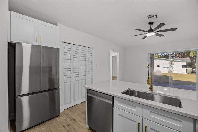 945 SE Forrest Park Drive, Stuart, FL 34994