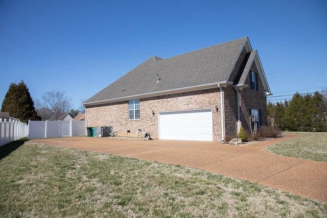 1525 Gray Fox Ln, Spring Hill, TN 37174