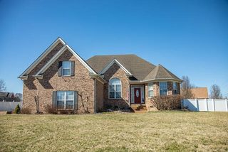 1525 Gray Fox Ln, Spring Hill, TN 37174