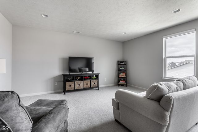 5574 Pecan Court, Noblesville, IN 46062