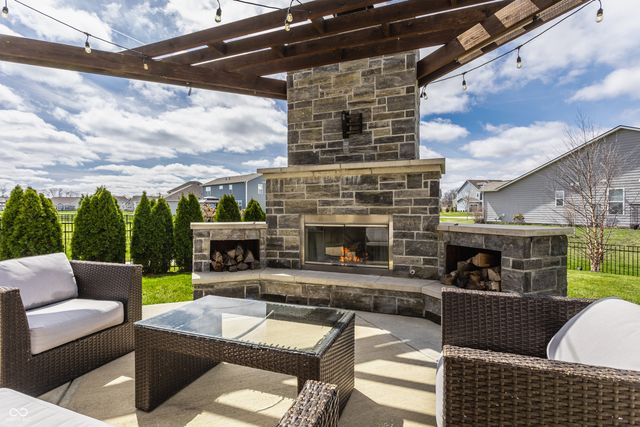 5574 Pecan Court, Noblesville, IN 46062