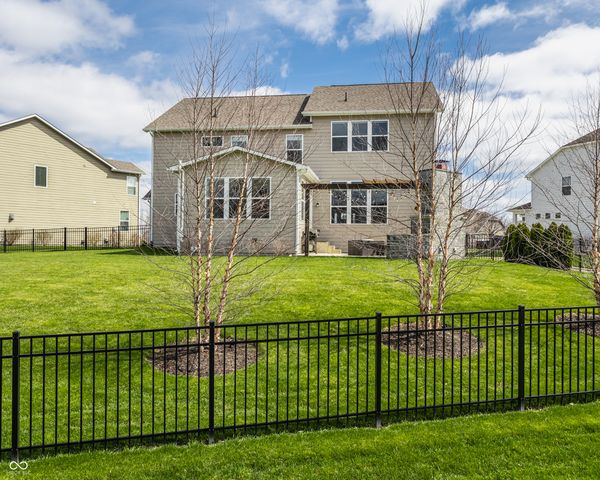 5574 Pecan Court, Noblesville, IN 46062