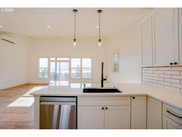 79 Nw LASHER Rd, Stevenson, WA 98648