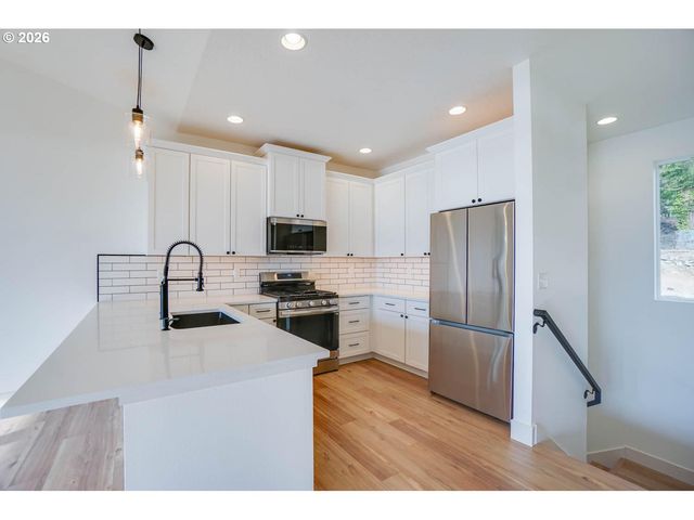 79 Nw LASHER Rd, Stevenson, WA 98648