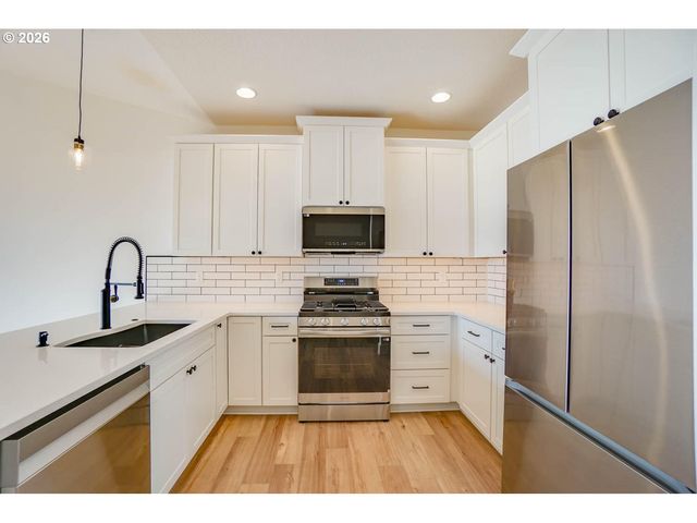 79 Nw LASHER Rd, Stevenson, WA 98648