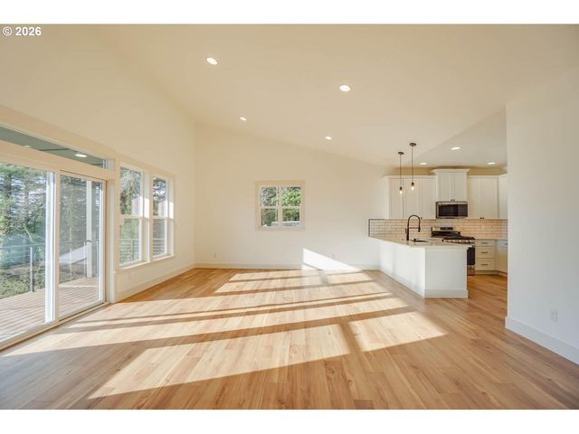 79 Nw LASHER Rd, Stevenson, WA 98648