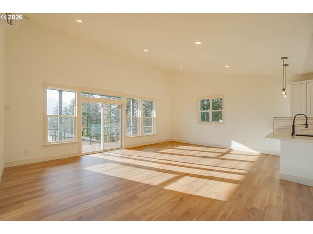 79 Nw LASHER Rd, Stevenson, WA 98648