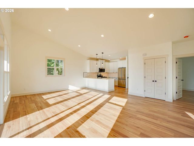 79 Nw LASHER Rd, Stevenson, WA 98648