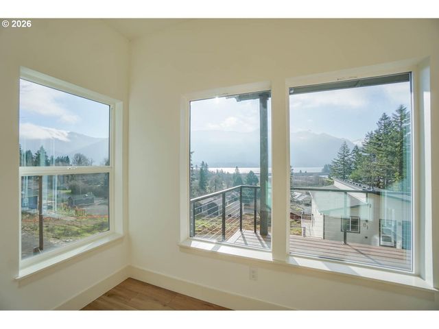 79 Nw LASHER Rd, Stevenson, WA 98648